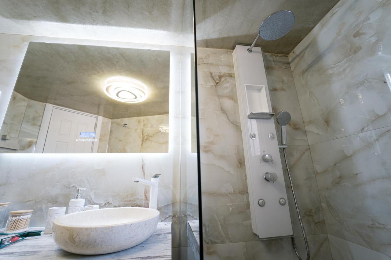Aura Celestia Apartment Kavála ภายนอก รูปภาพ